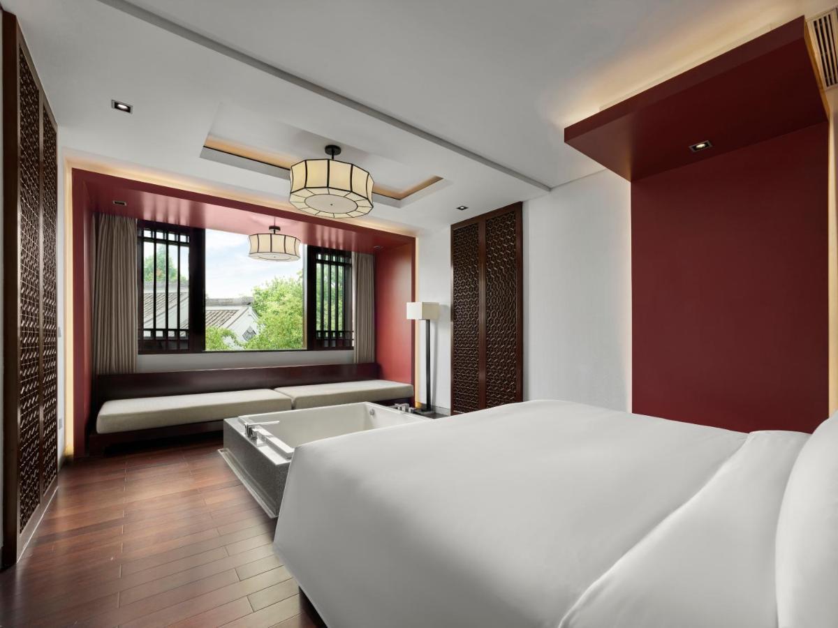 Premier Water Terrace Suite