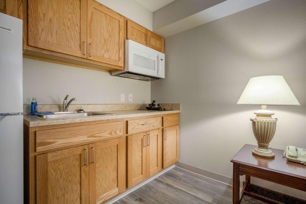 Efficiency Double Room - Non-Smoking