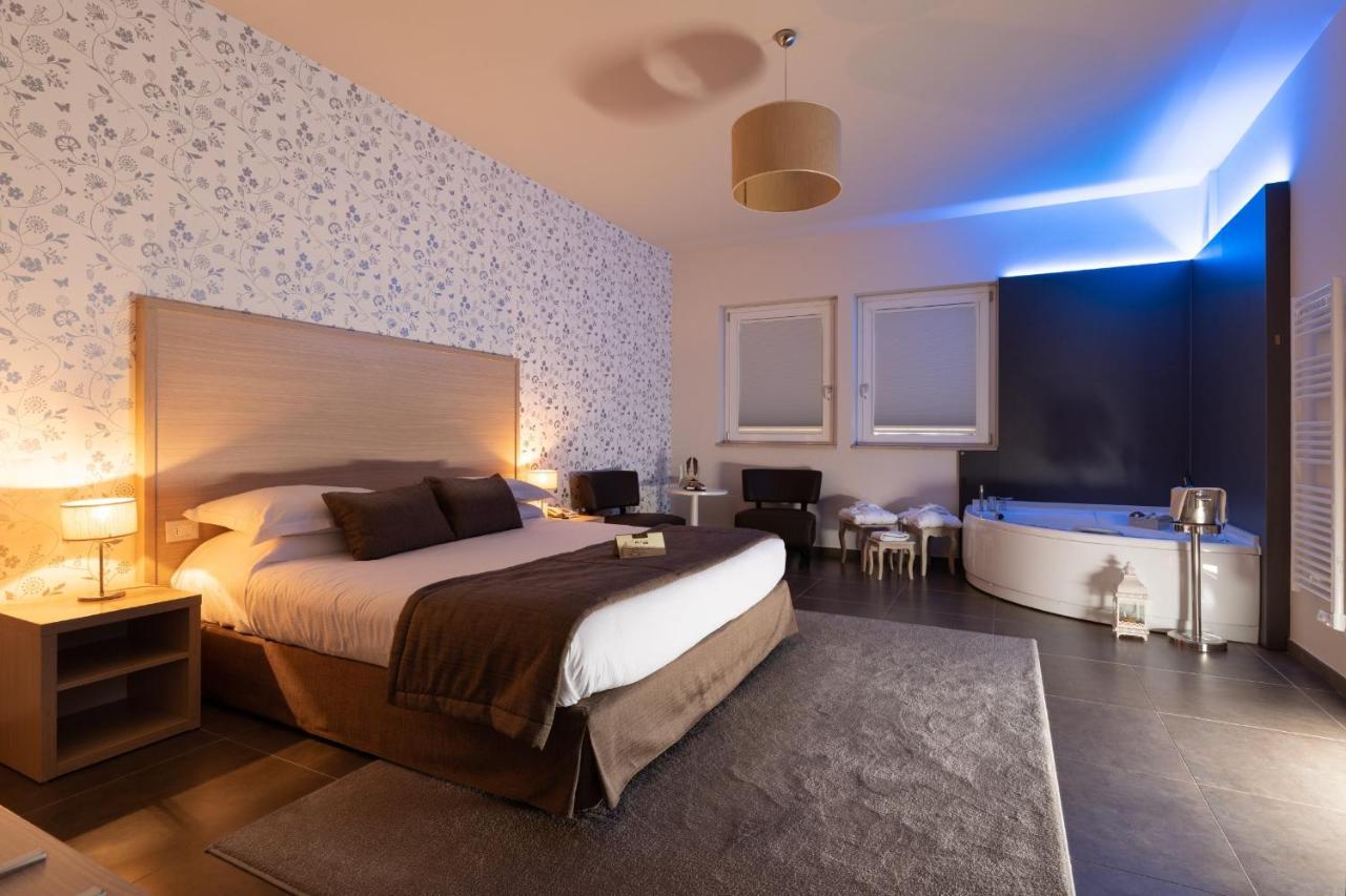 Suite with Spa Bath