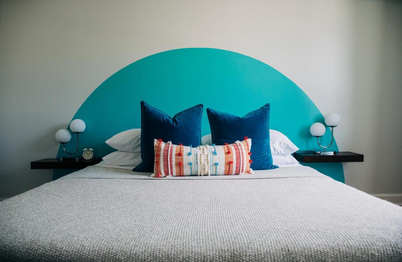 King Studio with Sofa Bed