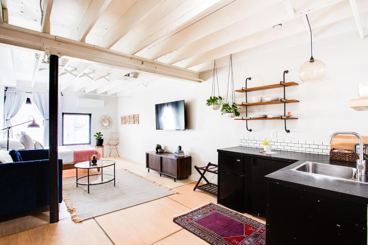 Queen Studio