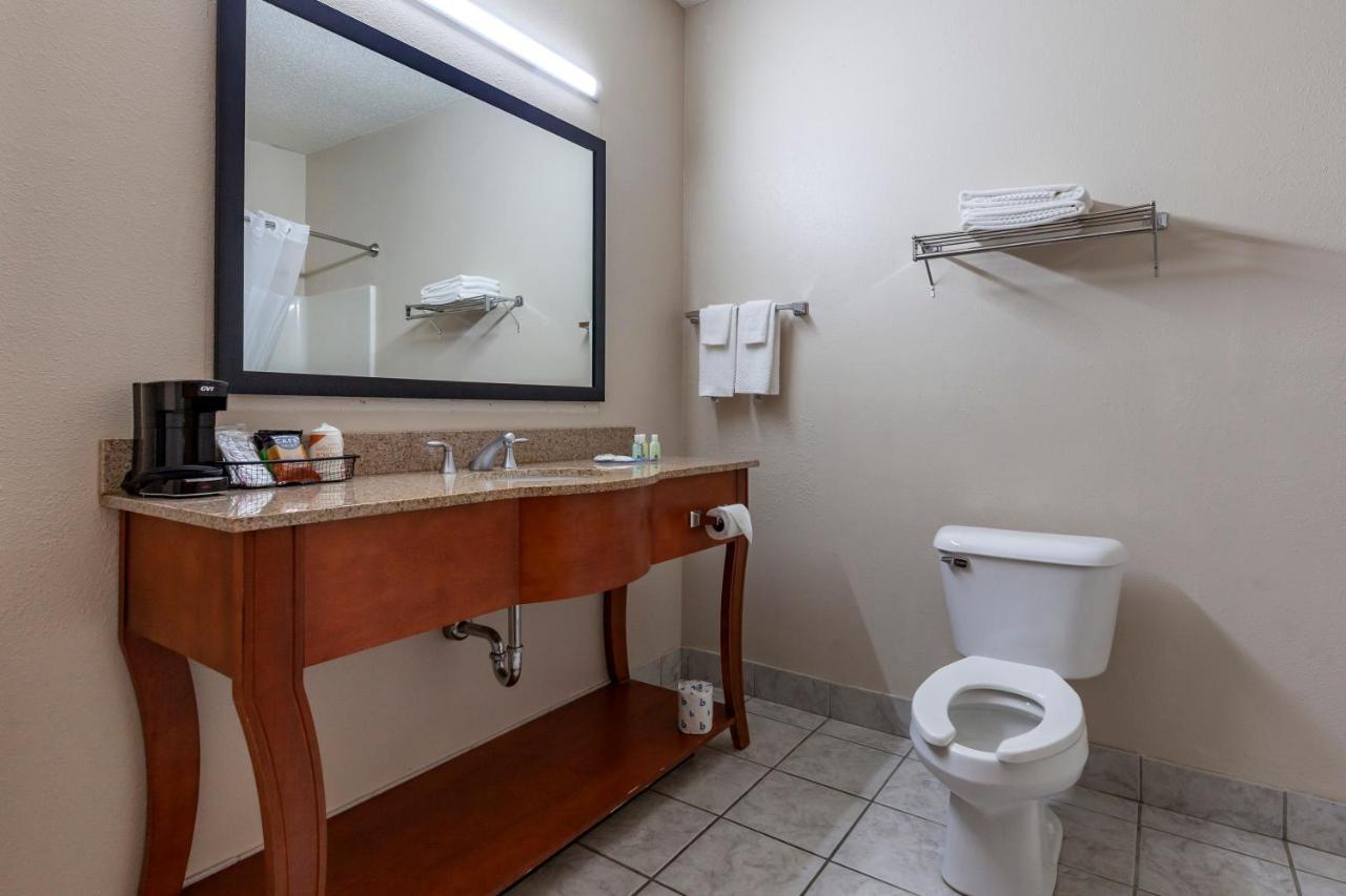 King Room - Accessible/Non-Smoking