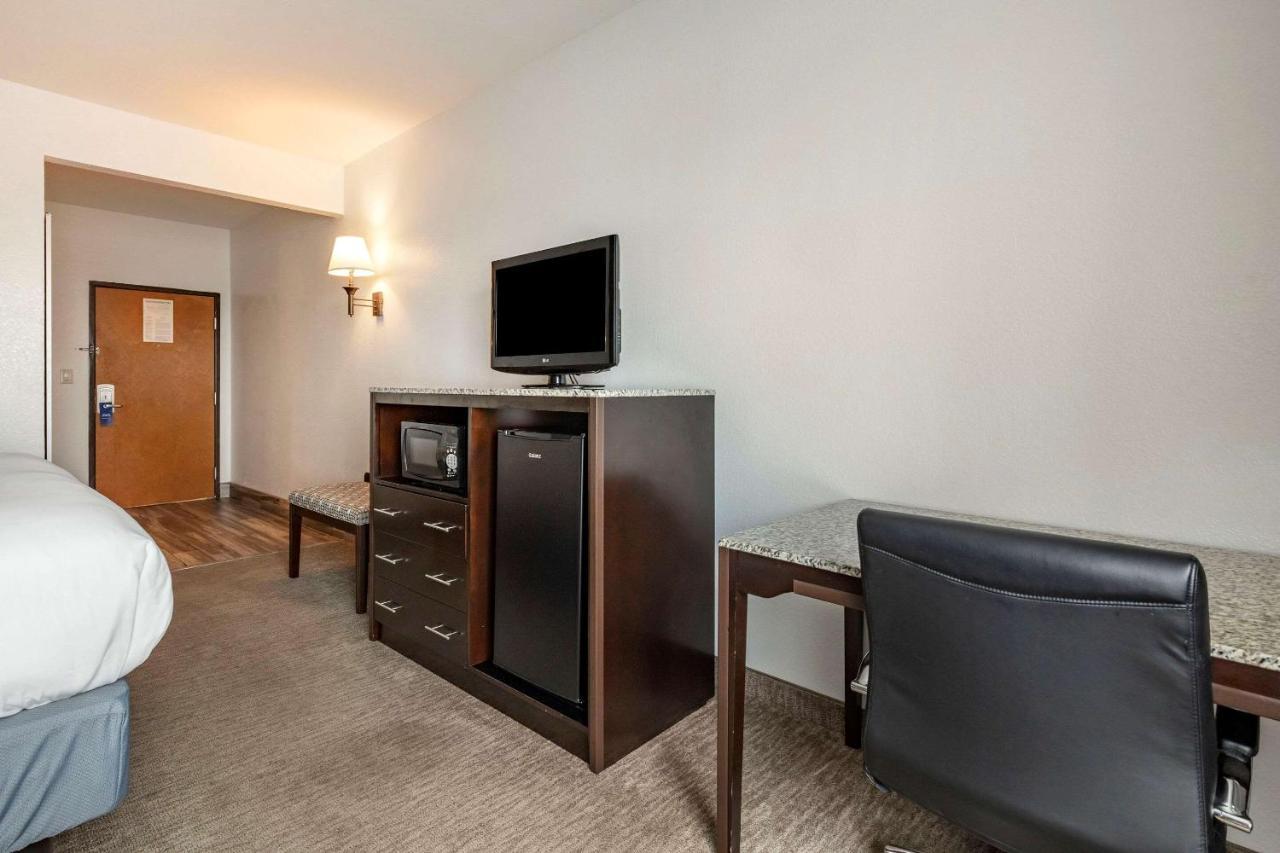 Standard King Room - Non-Smoking