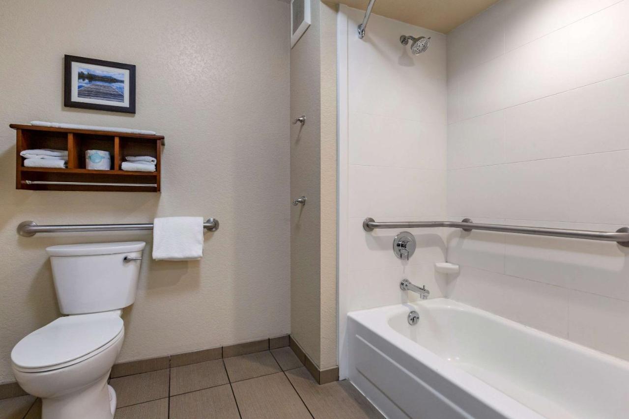 Queen Room Two Queen Beds Pet-Friendly Accessible or Non-Smoking