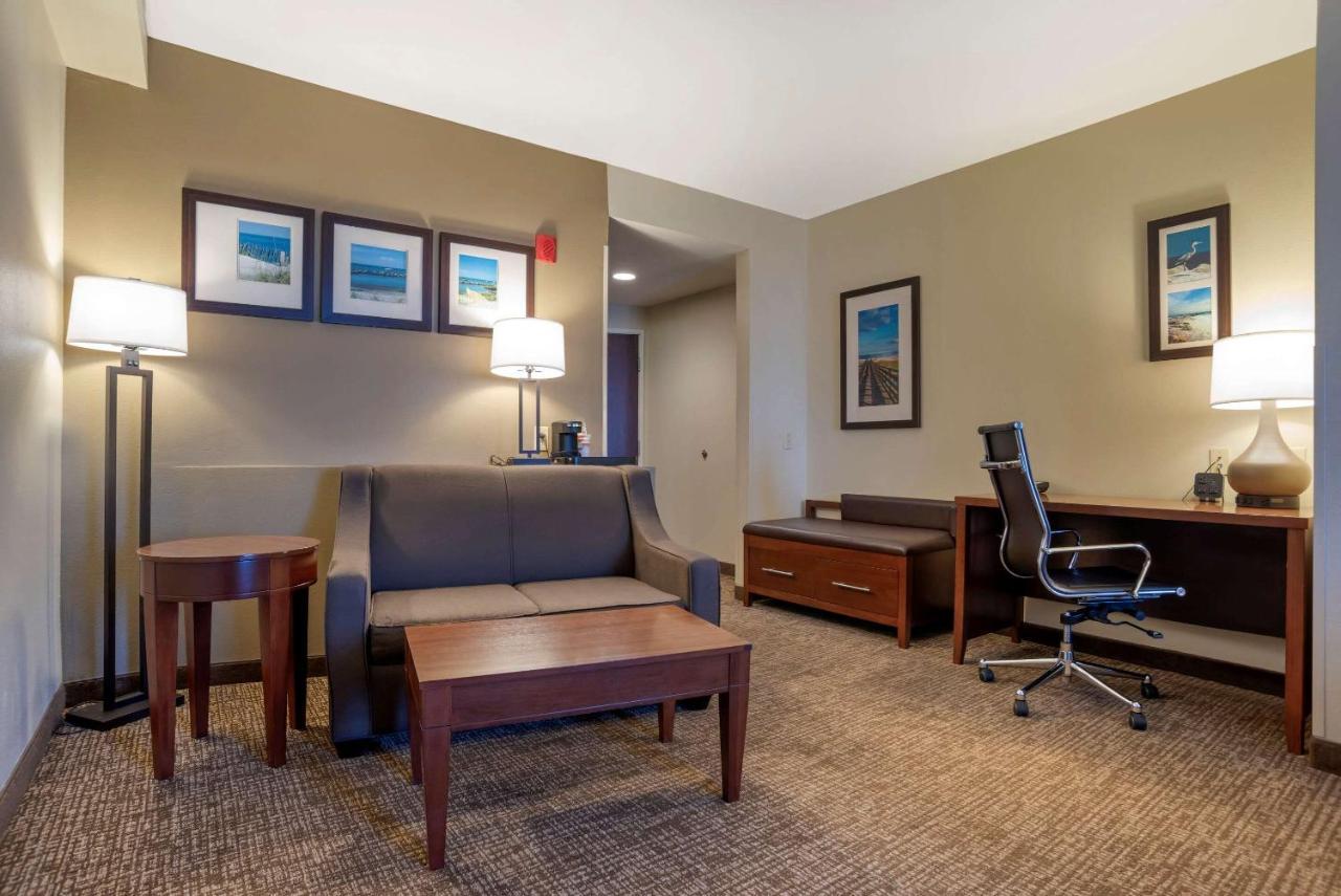 Double Suite with Two Double Beds - Accessible/Non-Smoking