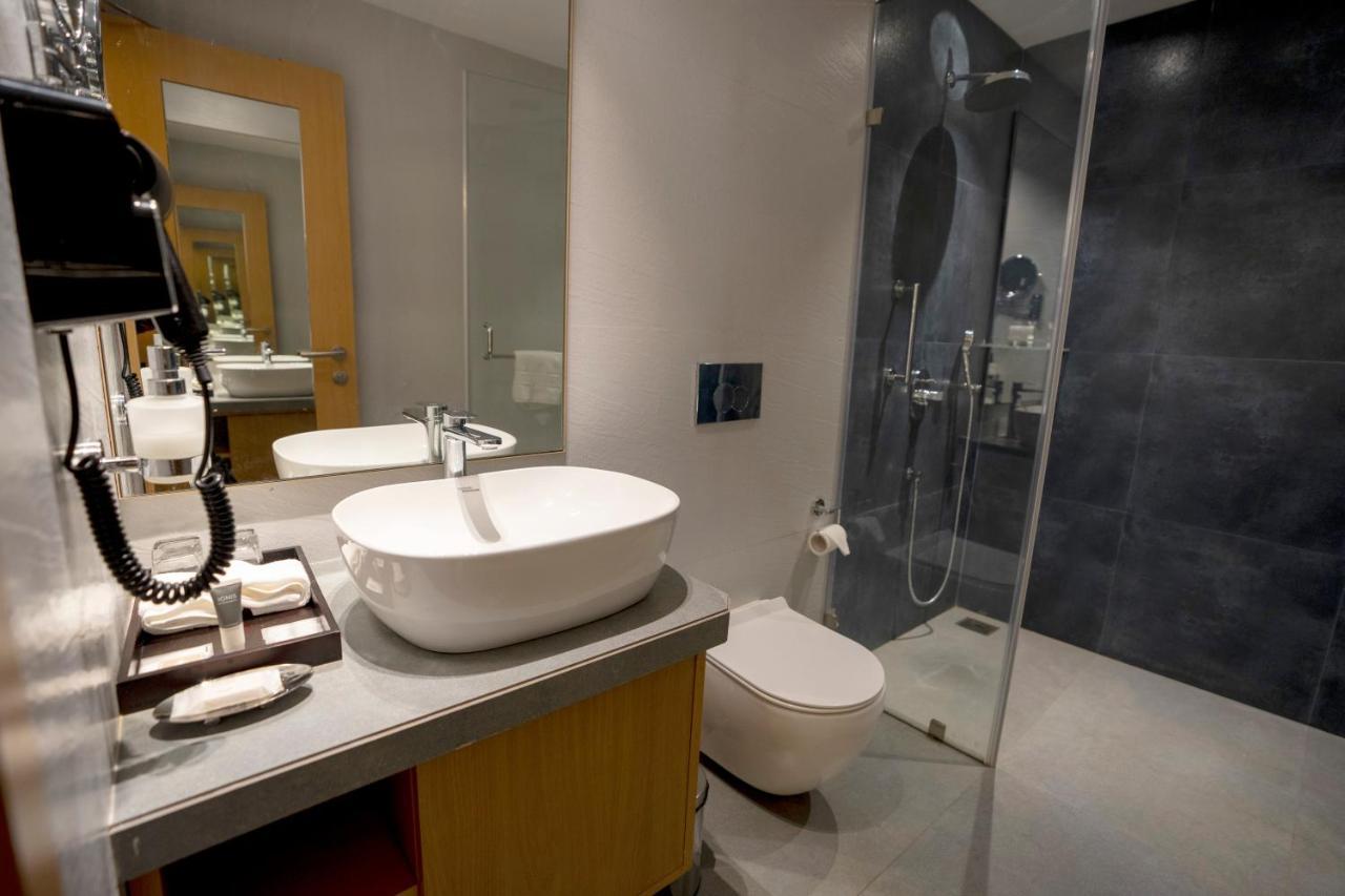 Superior room with parkland view