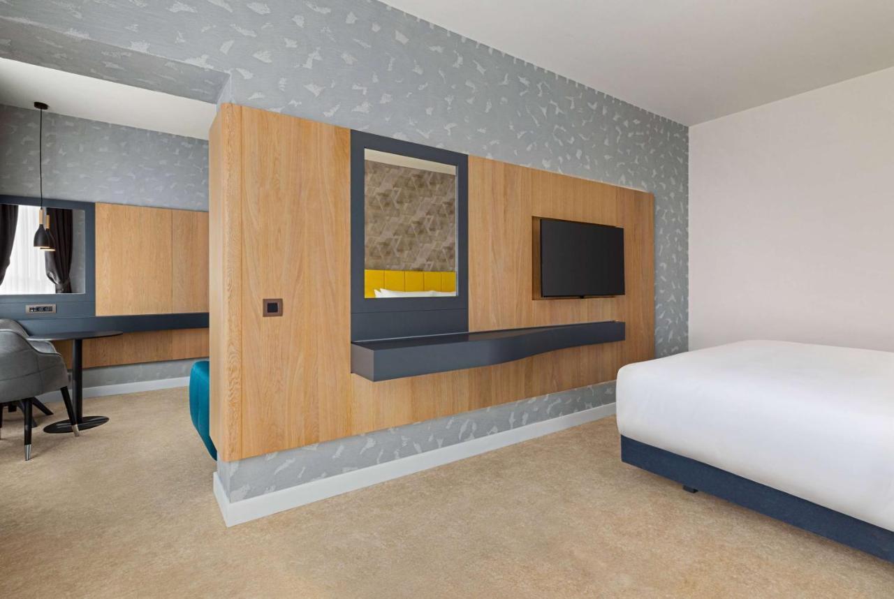 Executive King Suite - Non-Smoking