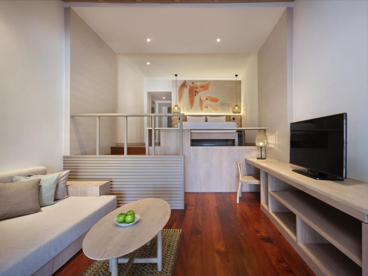 Seaview Hillside Pool Suite,1329179033:JPEG