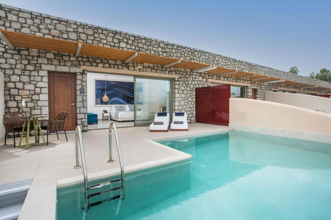 Suite Private Pool,1553010691:JPEG