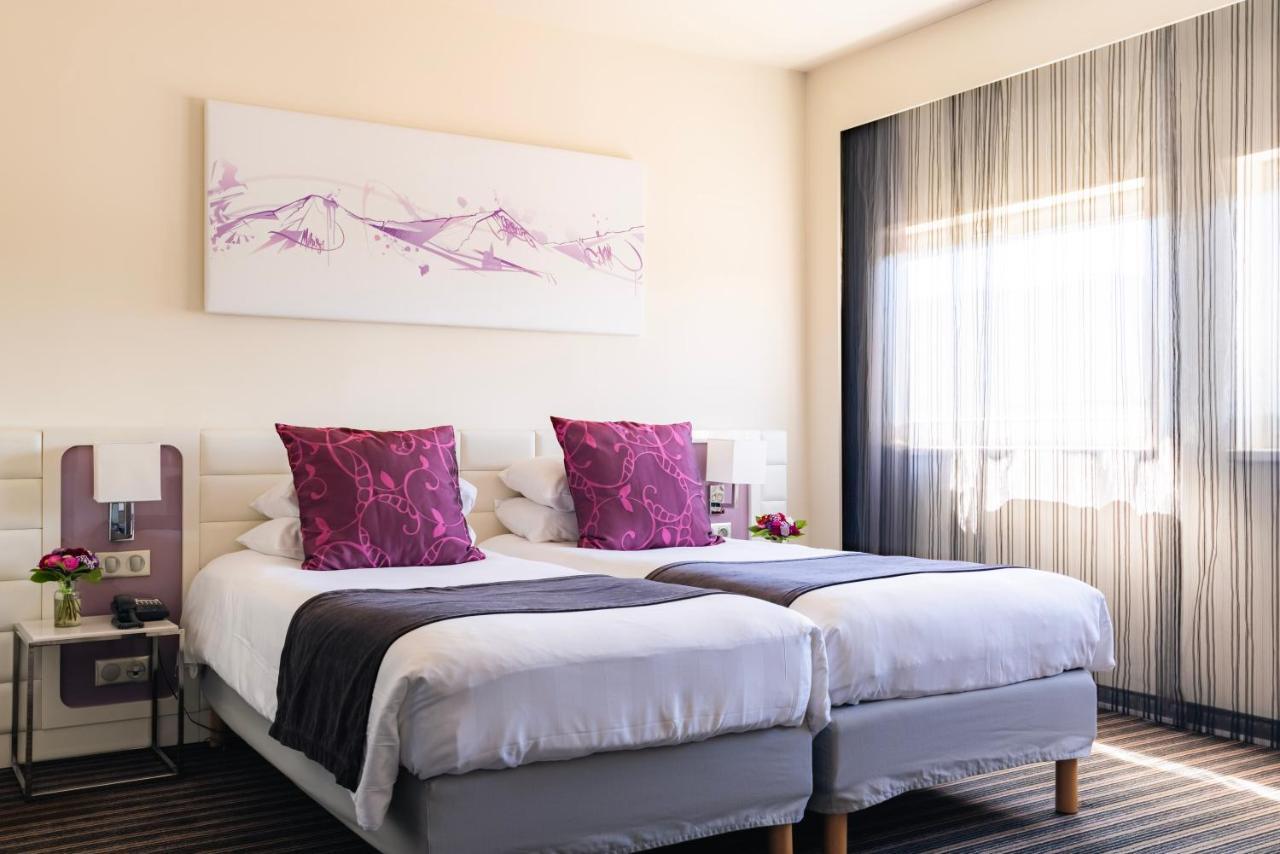 Two-Room Family Suite,1363726871:JPEG