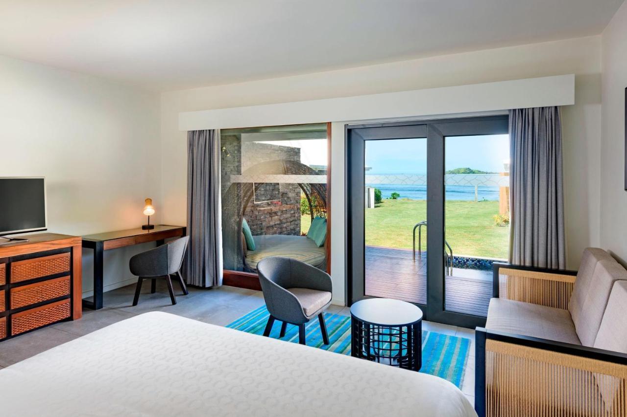 Island View Plunge pool, Larger Guest room, 1 King - Adults Only