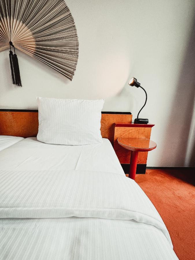 Double Room,1353443284:JPEG