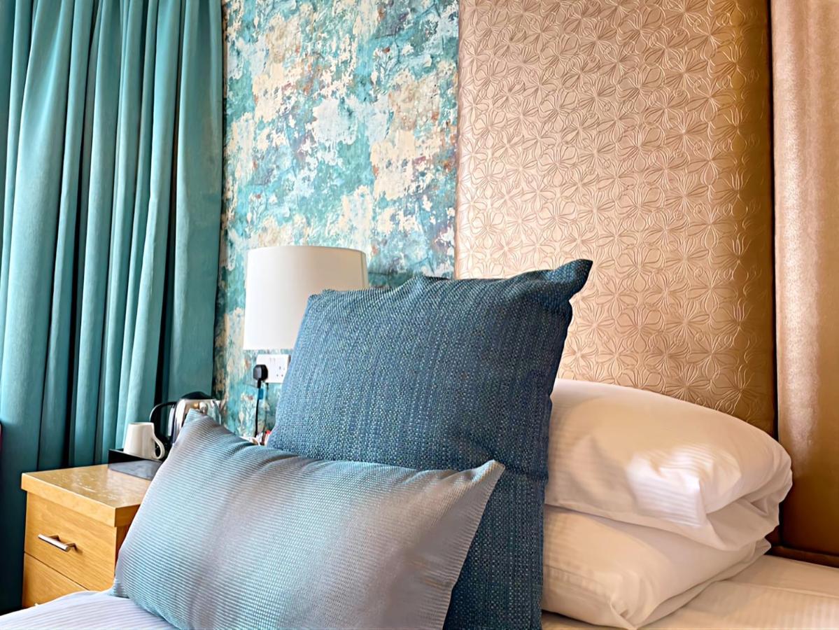 Large Double or Twin Room