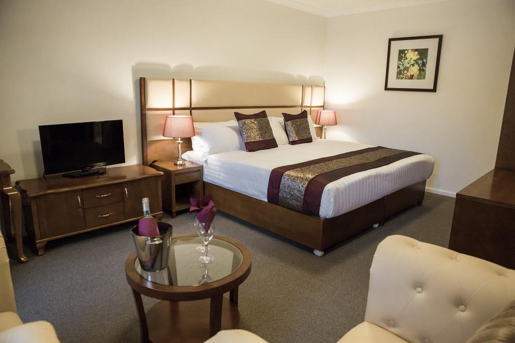 Deluxe King Room