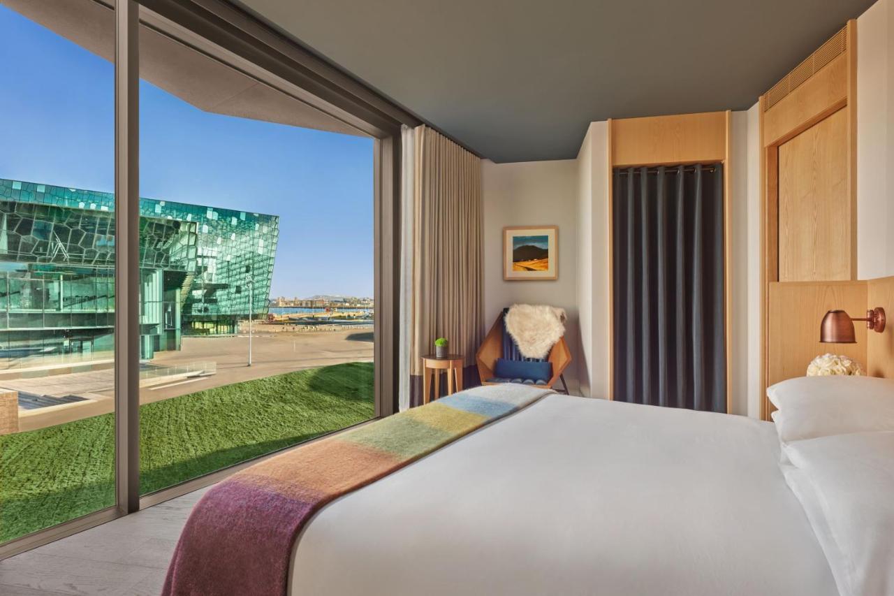 Deluxe King Room Scenic View