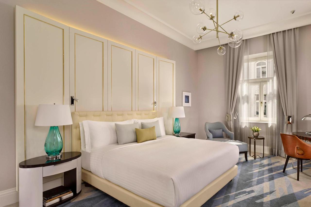 Superior King Room,1360449581:JPEG