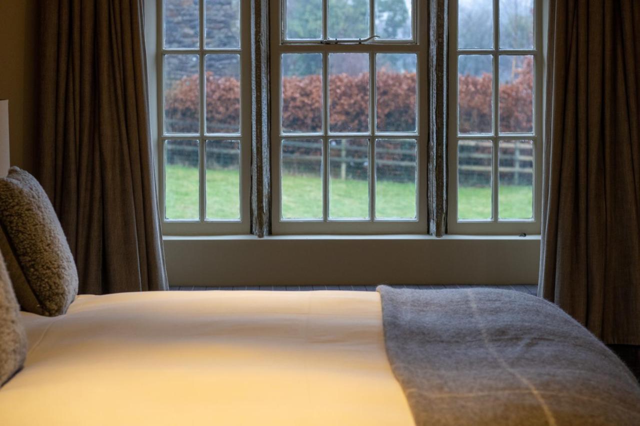 Superior double room, feature bath