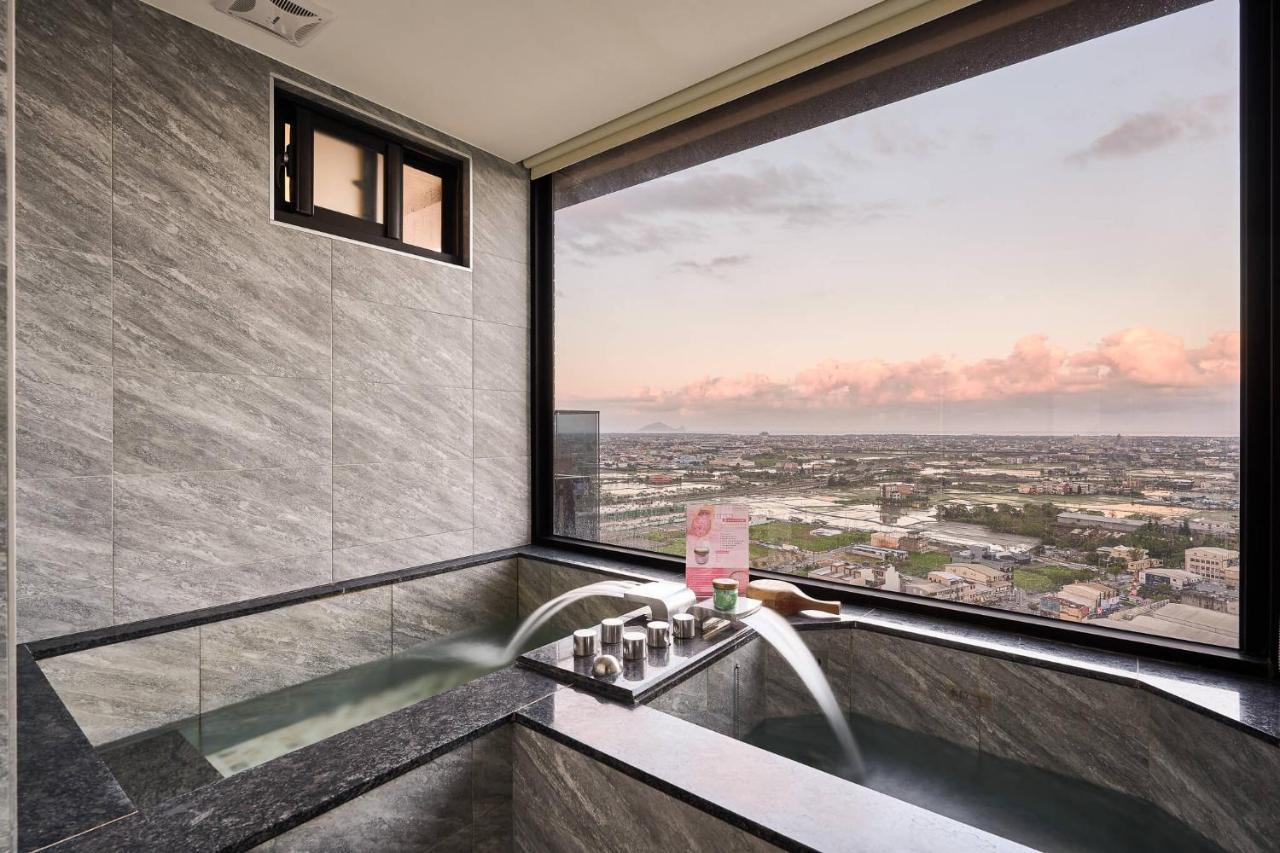 Quadruple Room Bath