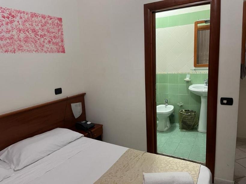 Double or Twin Room with Side Sea View