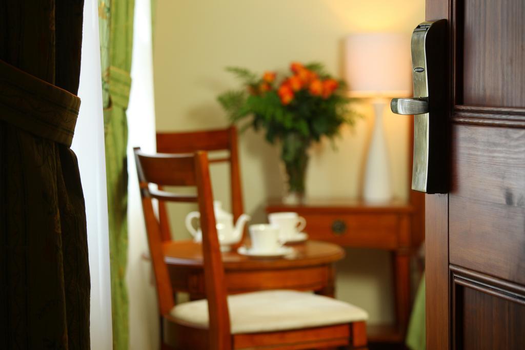 Doppel-/Zweibettzimmer