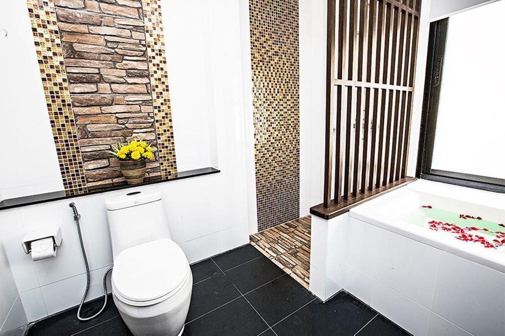 Family Room Bath