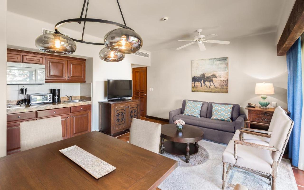 Luxury Studio 2 Queens - NO MEALS ROOM ONLY