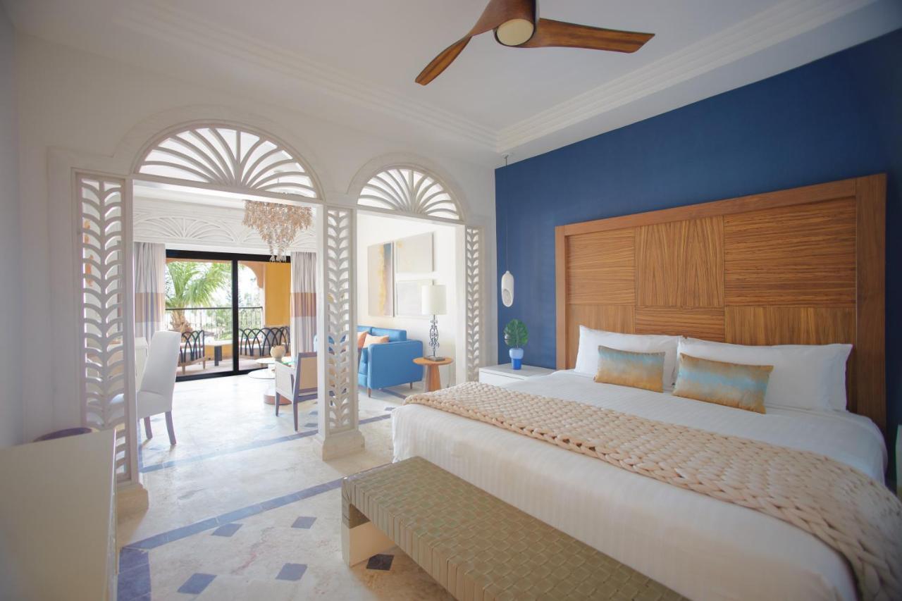 Junior Suite 1 King or 2 Queen Ocean view Balcony