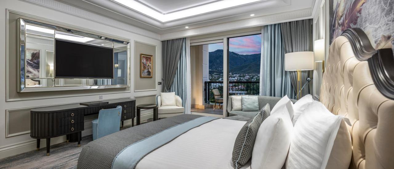 Deluxe Room with Mountain View