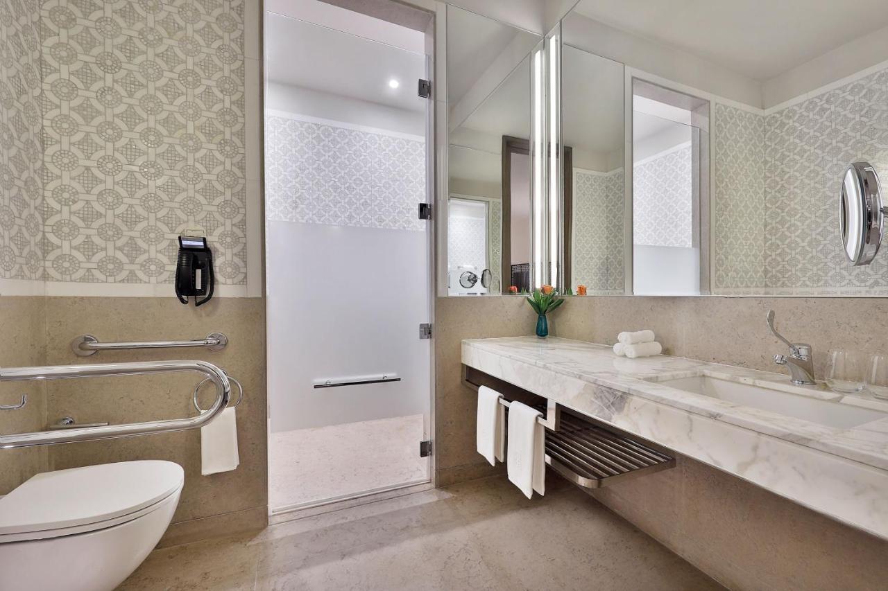 Executive Suite, 1 Bedroom Suite, 1 King, City view