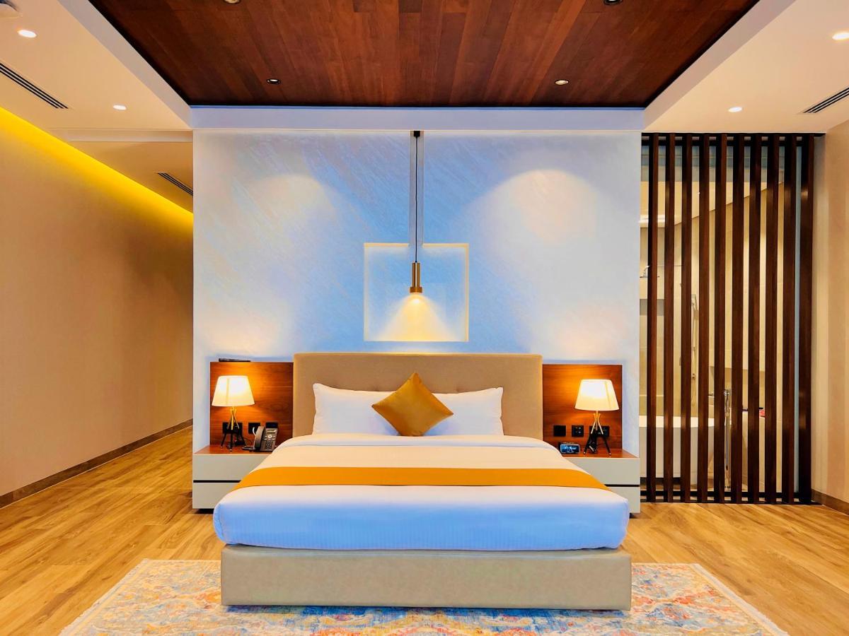 One Bedroom Studio Suite With Private Pool