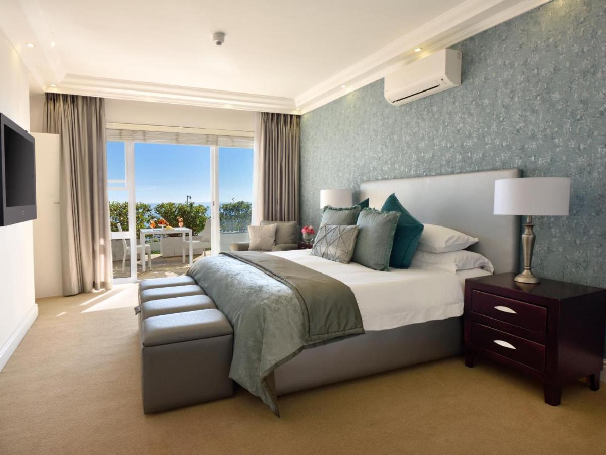 Suite with Pool View