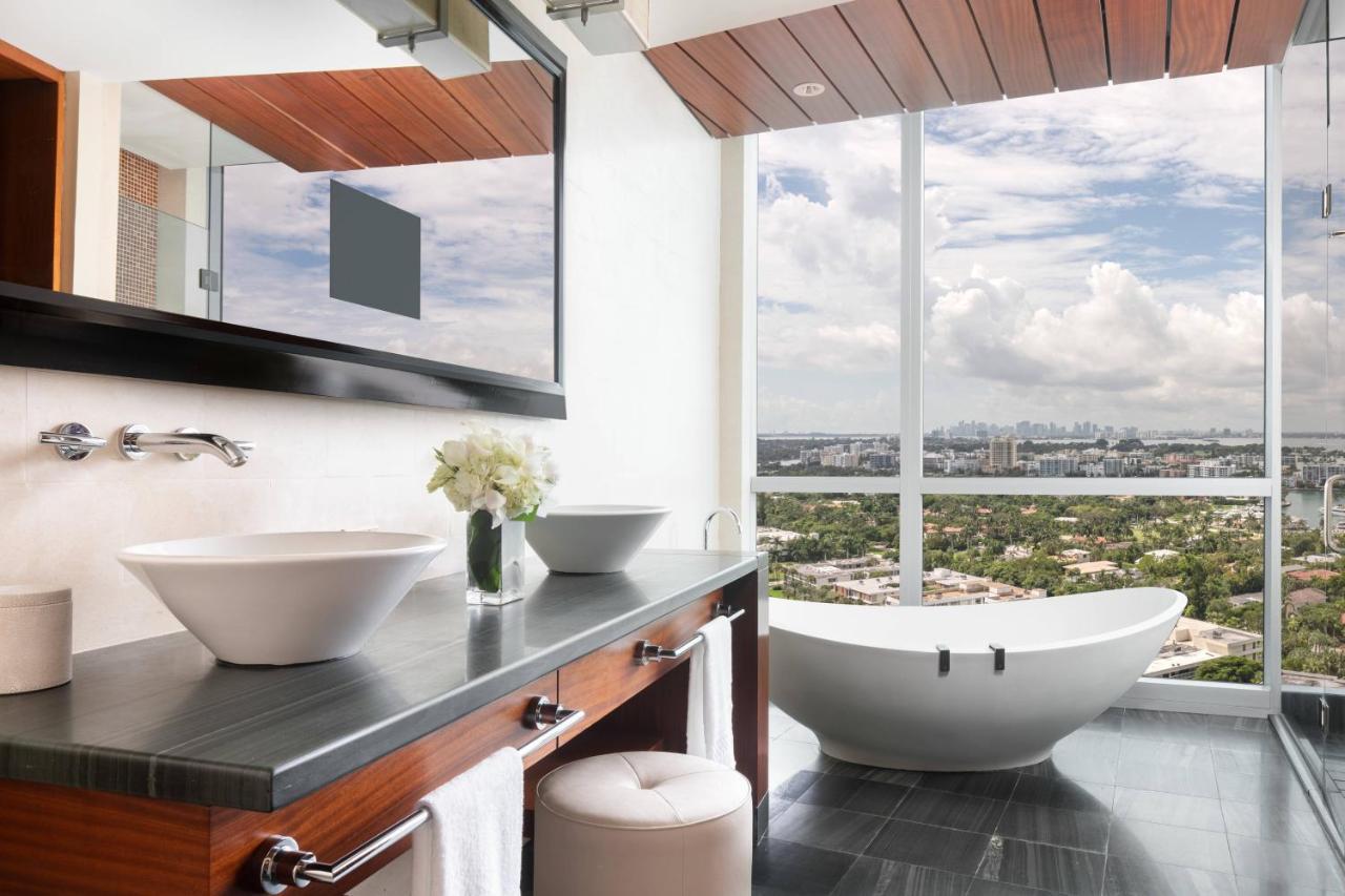 Coastline View Room with 2 Queen Beds Roll-in Shower - Mobility and Hearing Accessible