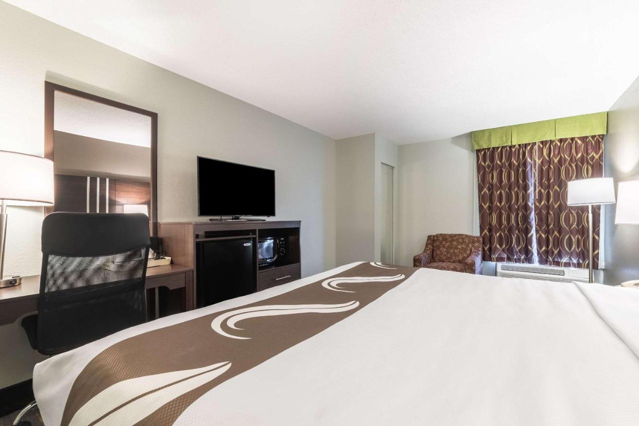 King Room with One King Bed/Upper Floor, Non-Smoking,