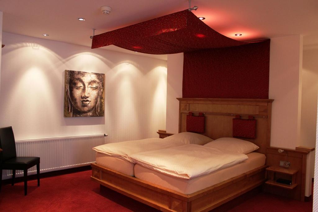 Double Room,1588057119:JPEG