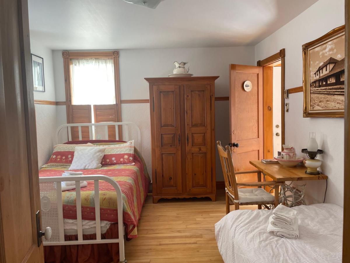 Basic Triple Room
