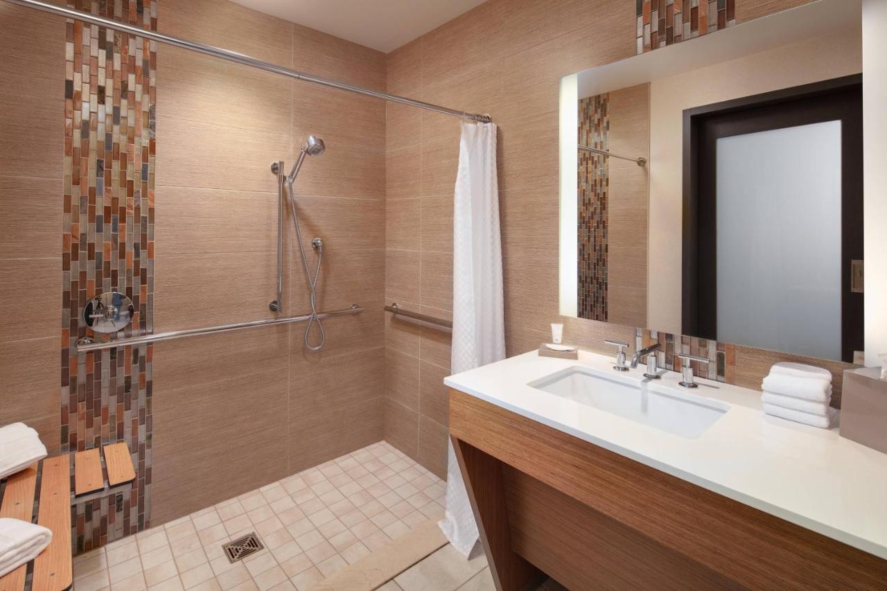 Premium King Room