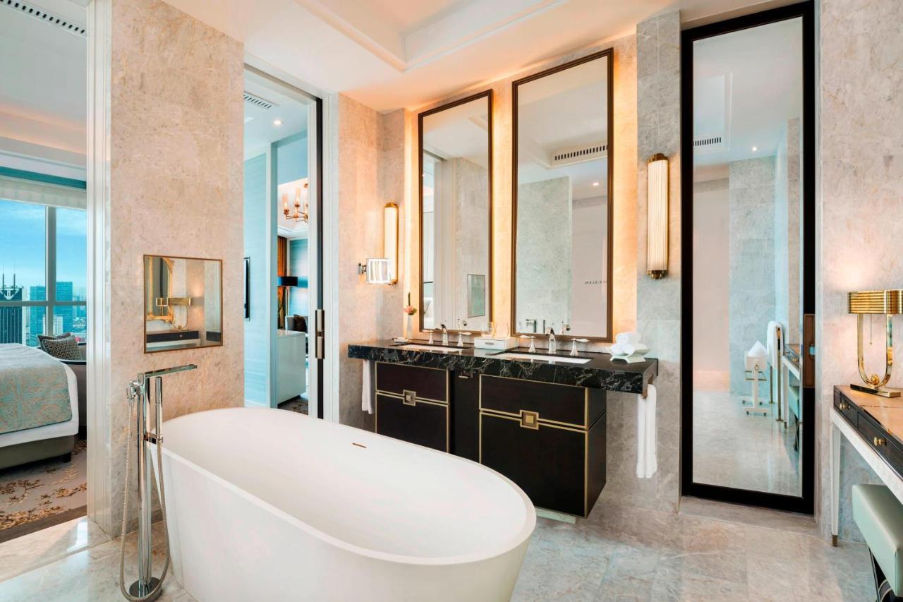 The Manor Suite