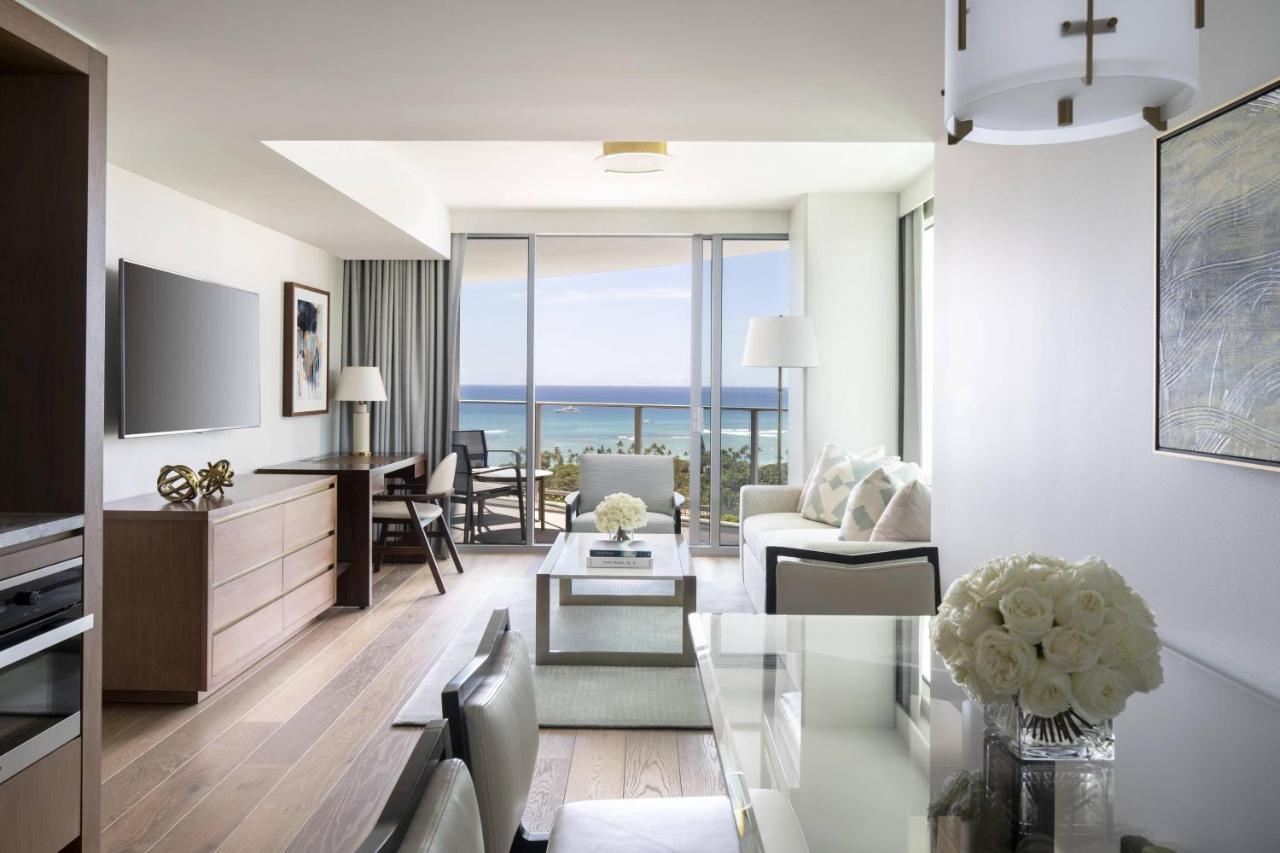Deluxe Corner Suite Ocean View