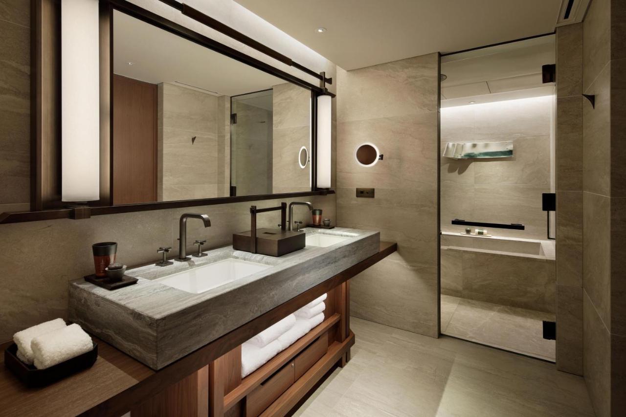 Deluxe Suite (King)