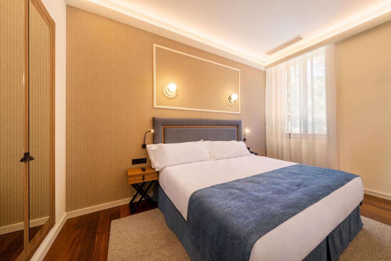 Double Room,1406165819:JPEG