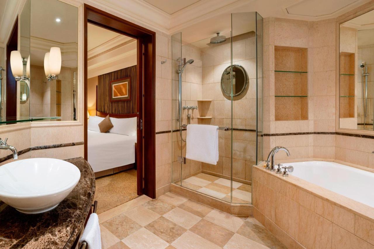 Grand Luxe Suite Twin Bed, Executive lounge access