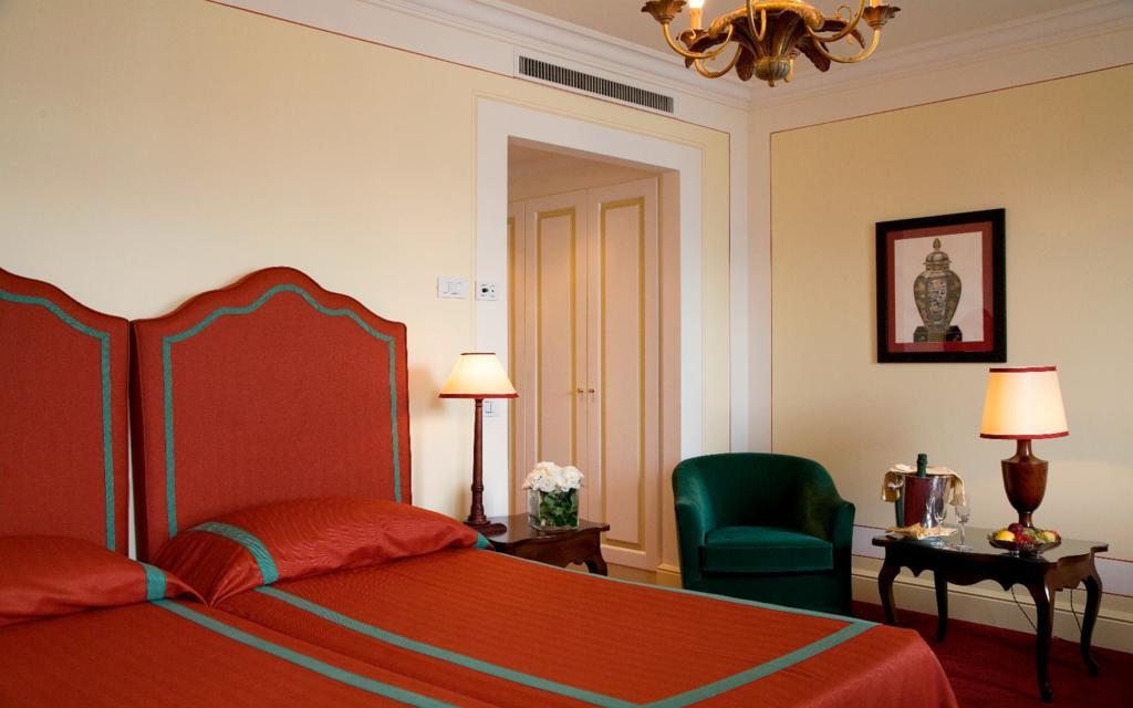 Superior Double Room Partial Lake View