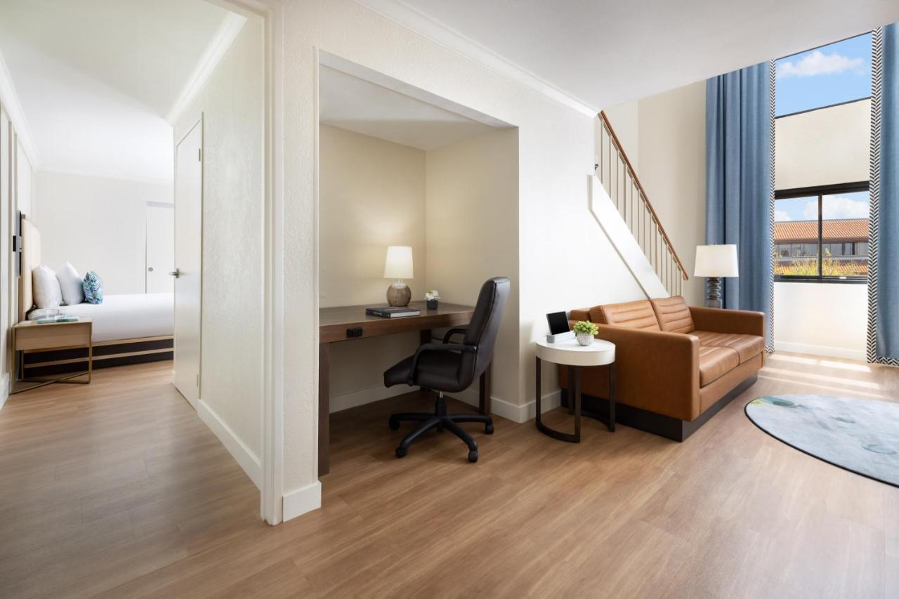 Three-Bedroom Suite,1416739761:JPEG