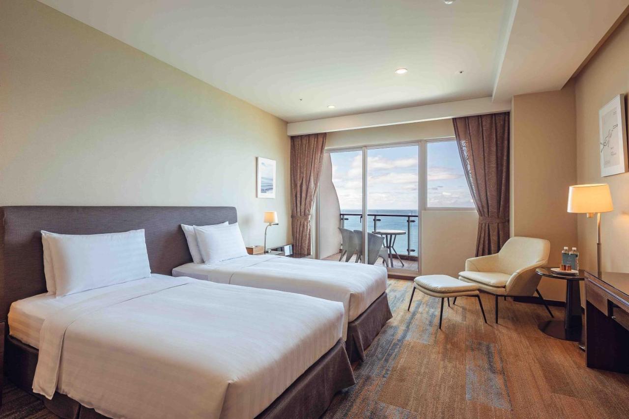 Standard Twin Room with Balcony and Sea View