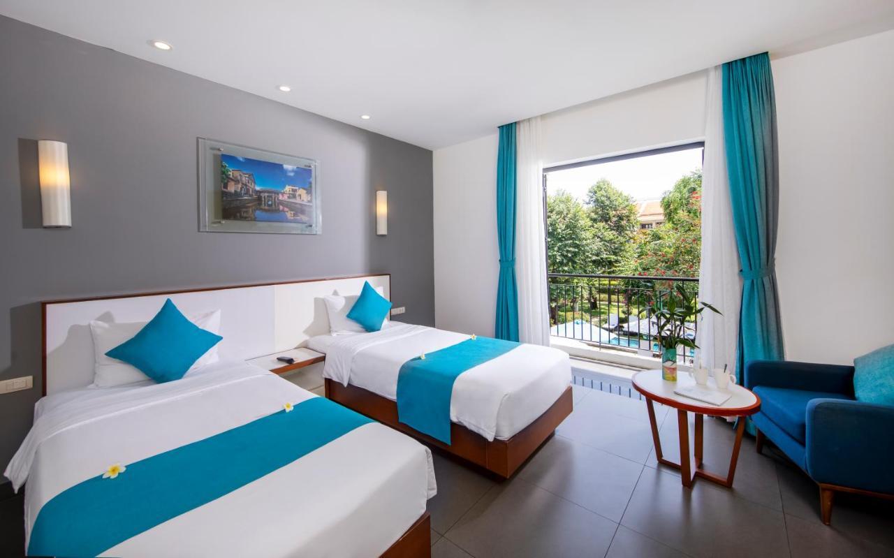 Twin Room with Pool View