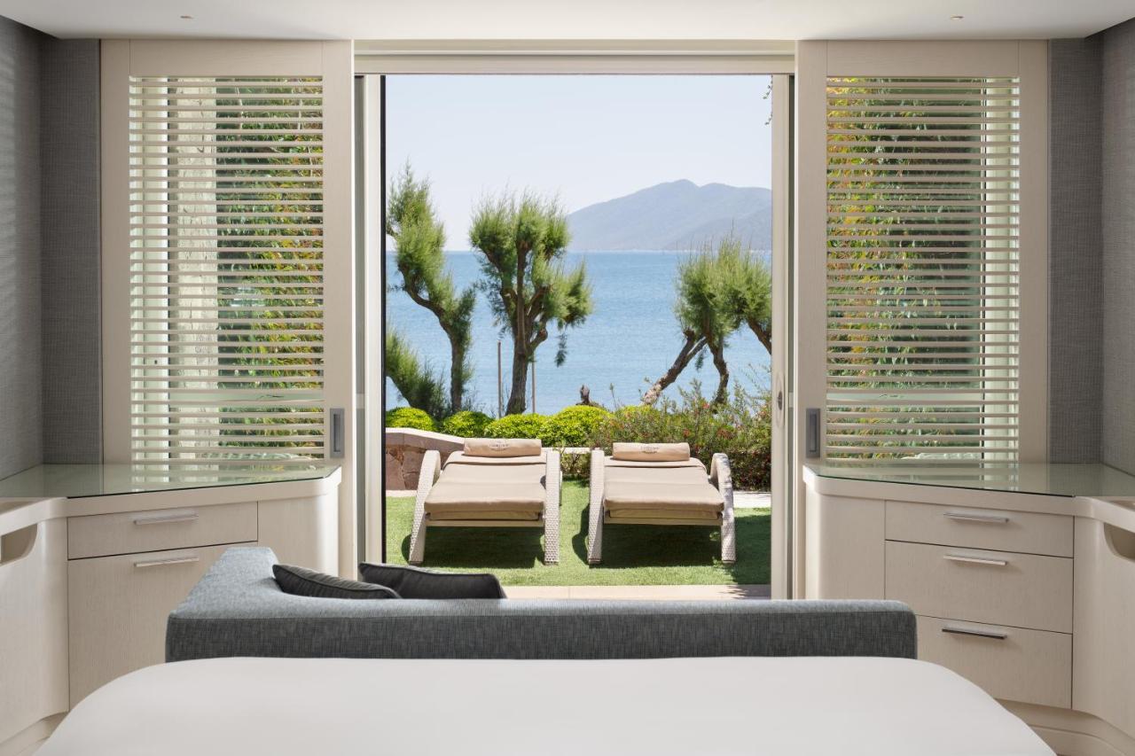 Deluxe Marine Room Guest room 1 King Sea view Balcony