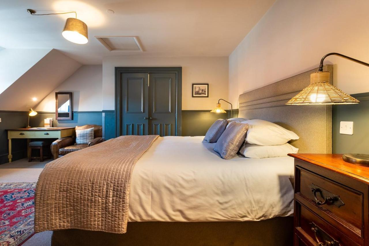 Comfy Hoste