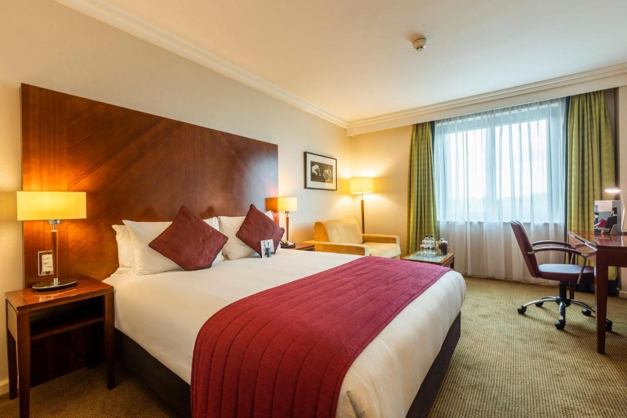 Standard Zimmer mit Queensize-Bett und Einzelschlafsofa