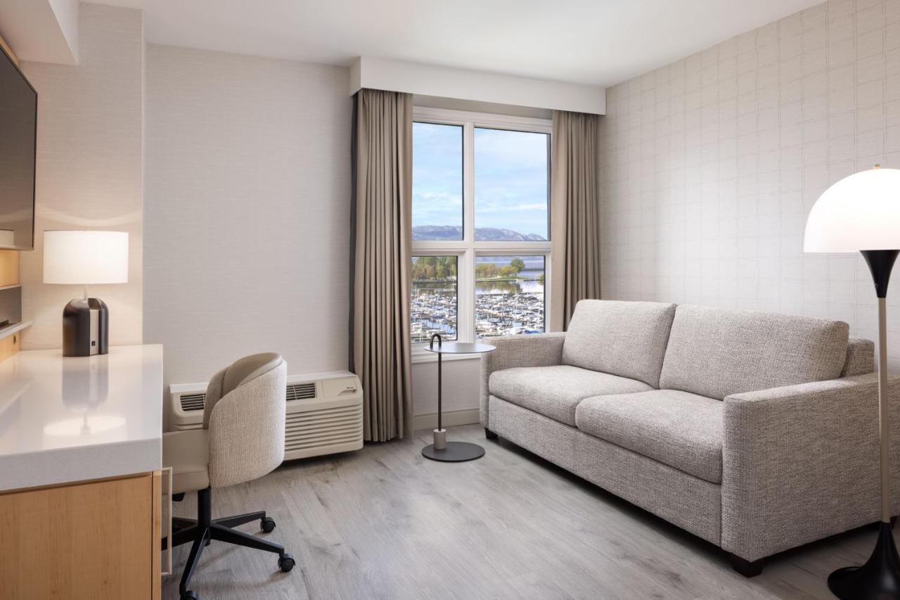 Chambre Lit King-Size Deluxe avec Canapé-Lit - Vue sur Lac