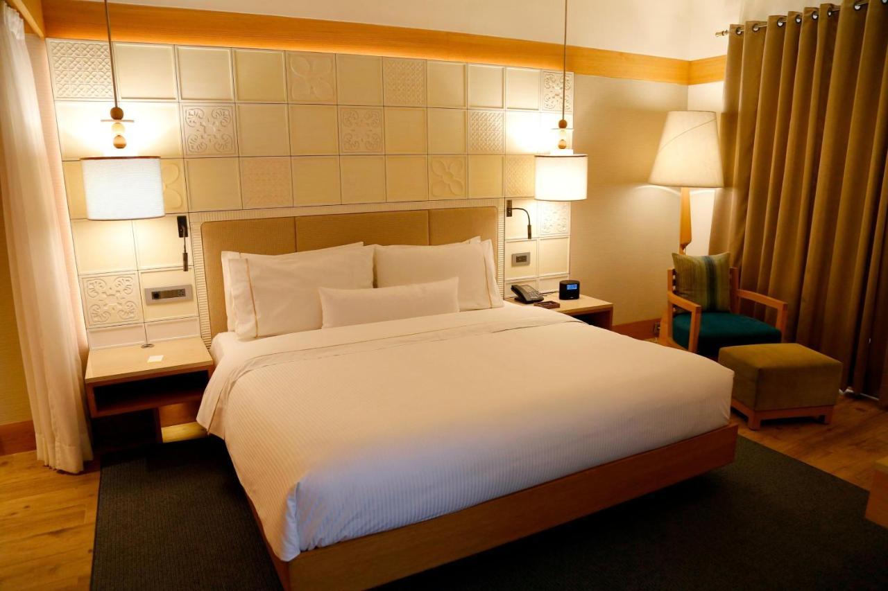 1 Twin Bed and 1 King Bed, Balcony, Family Studio